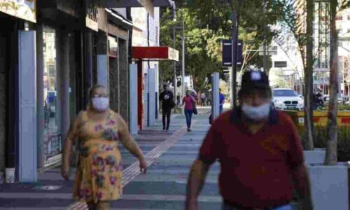 ‘Discussão precoce’: Uso de máscaras continua até alcançar 90% de imunizados em MS