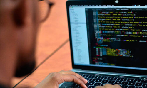 Eletrônicos são usados como ‘iscas’ por golpistas na Black Friday