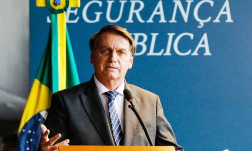 Bolsonaro defende absolvição de militares que matarem em serviço