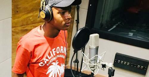 AOS 17 ANOS, MC JOTINHA É ASSASSINADO A TIROS APÓS TENTAR APARTAR BRIGA DE BAR
