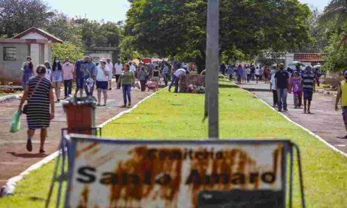 Santo Amaro segue tradição de Finados e lota no feriado com caldo de cana e até estacionamento
