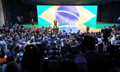 Moro se filia ao Podemos, critica Lula e defende fim da reeleição