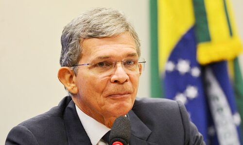 Presidente da Petrobras e ministro das Minas e Energia são convidados ao Senado para explicar a política de preços dos combustíveis