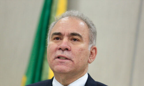 Não vacinados precisarão de quarentena para entrar no Brasil