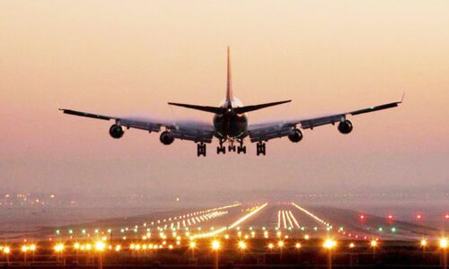 Novo procedimento de descida de aviões dos EUA está economizando muito combustível