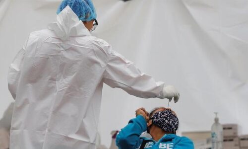 Variante Ômicron já corresponde a 90% dos casos globais de Covid-19