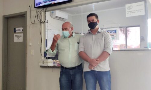 Prefeito Juvenal valoriza profissional do município e apresenta novo Secretário de Saúde