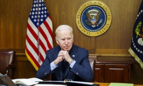 Biden diz que Putin faz ‘guerra premeditada’ à Ucrânia e que EUA e aliados responderão