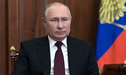 Putin ordena que militares ponham equipes nucleares em alerta máximo