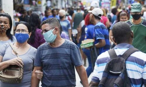 Rio acaba com obrigatoriedade de uso de máscara contra Covid-19 em lugares abertos e fechados