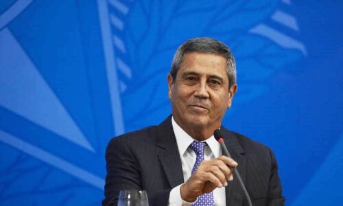 Bolsonaro sugere que Braga Netto será seu vice nas eleições deste ano