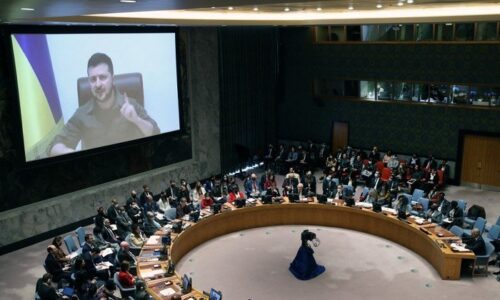 Zelenski cobra ações do Conselho de Segurança e pede que Rússia seja julgada por crimes de guerra