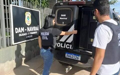 Mulher escapa do ex-marido com faca cravada nas costas e filha de 1 ano no colo