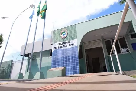 Mulher é agredida e ameaçada pelo irmão: ‘Fique quietinha para morrer’
