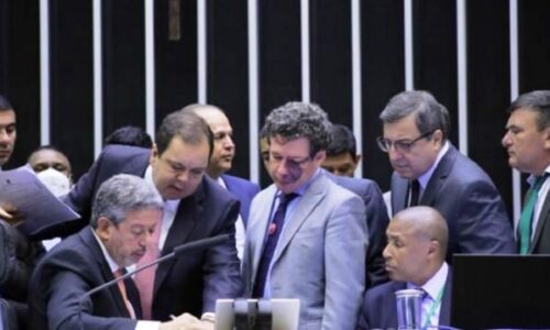 Partidos antigos encolhem e novatos ganham força no país