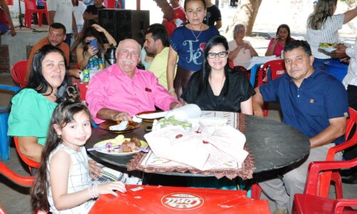 Prefeito Juvenal participa de almoço no Dia dos Pais