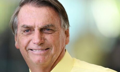 Bolsonaro garante reajuste acima da inflação para aposentados e servidores em 2023