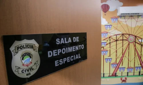 Pai é denunciado por agredir e usar menino de 8 anos em rituais de magia negra em Campo Grande
