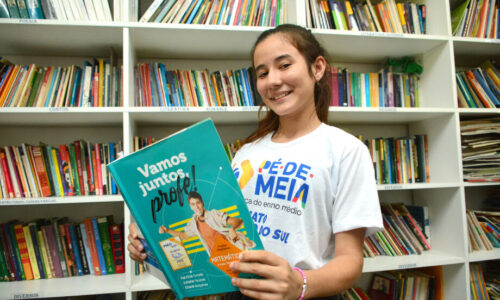 Programa Pé-de-Meia pode alcançar mais de 18 mil estudantes no Estado