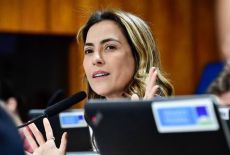 Empresas estudam semana de quatro dias de trabalho