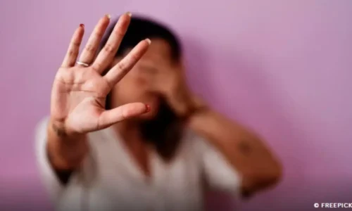 Nove em cada dez agressões contra mulher foram presenciadas por alguém