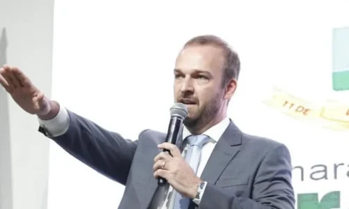 Após prisão, prefeito de Terenos pede afastamento