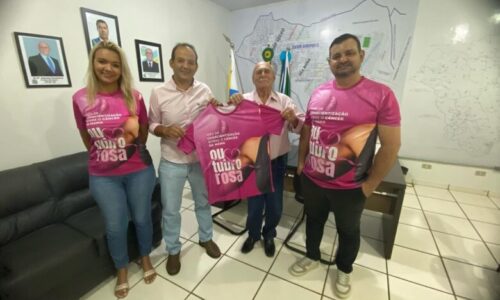 Prefeitura de Figueirão recebe lembranças do Outubro Rosa em reunião com a Saúde
