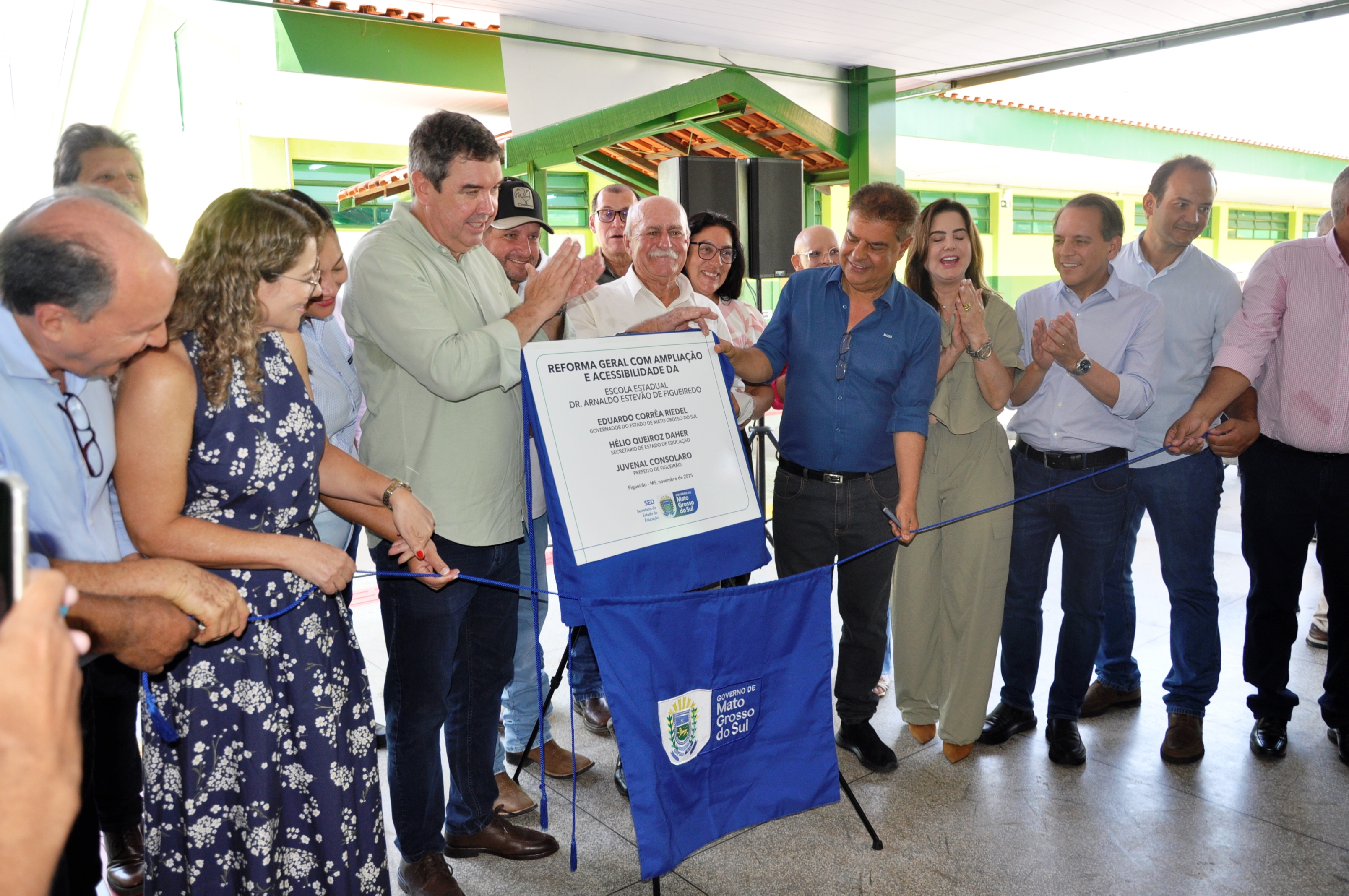 Governador Eduardo Riedel visita Figueirão e entrega obras que fortalecem desenvolvimento local