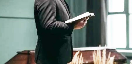 Justiça nega vínculo empregatício a pastor após 13 anos de atuação em igreja de MS