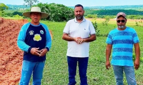 Prefeito Weliton Guimarães acompanha obras de conservação do solo para o Projeto Taquari Vivo, em Alcinópolis