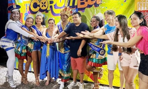 Em mais um Carnaval de Corumbá, Soraya Thronicke cai no samba e é homenageada