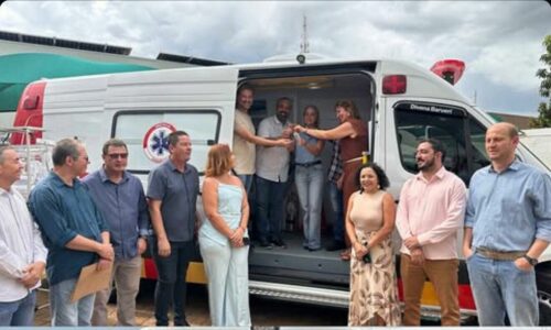 Mais de R$ 1,5 milhão: Soraya Thronicke fortalece Sonora e entrega ambulância neonatal com Clarice