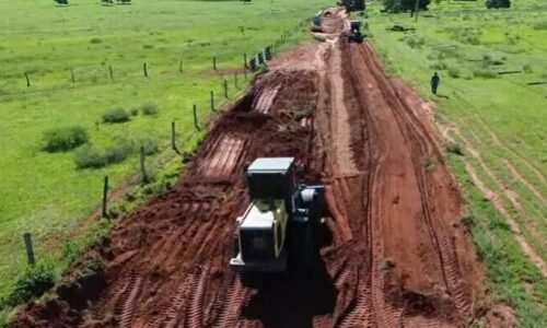Figueirão: Prefeitura intensifica manutenção de estradas rurais para melhorar tráfego no município