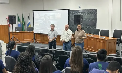 CineCâmara e cultura em destaque: prefeito Juvenal Consolaro acompanha visita institucional na Câmara de Figueirão