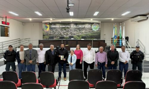 Prefeito Weliton Guimarães e vereadores lançam Maio Amarelo reforçando conscientização no trânsito em Alcinópolis