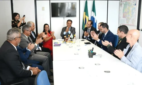União entre vereadores e senador Nelsinho garante trator John Deere para fortalecer a agricultura de Figueirão