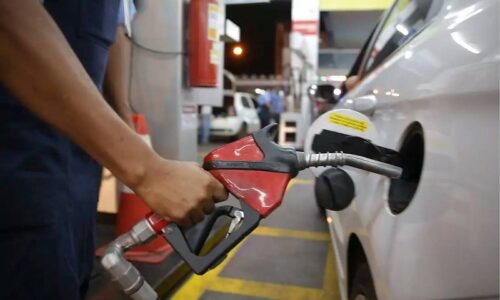 Nova gasolina começa a circular com maior mistura de etanol no Brasil
