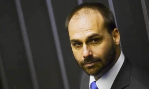 Eduardo Bolsonaro é demitido da PF por abandono de cargo