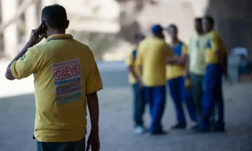 Trabalhadores dos Correios estão em greve por tempo indeterminado