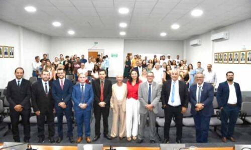 Câmara de Figueirão homenageia cidadãos que contribuíram com o município em sessão solene