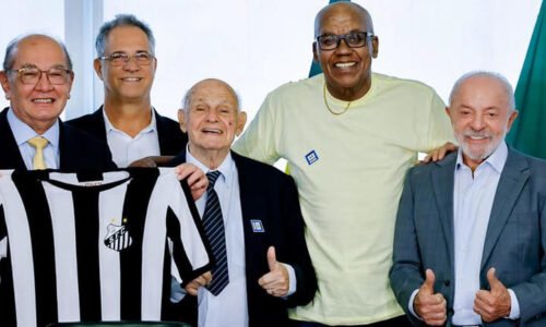 Lula sela acordo que mantém Santos no CT Rei Pelé