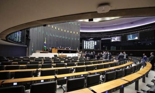 Com salários de R$ 32 mil, concurso da Câmara dos Deputados abre inscrições na quinta-feira